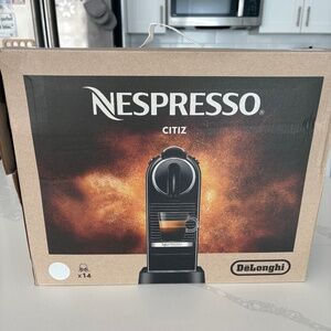 NESPRESSO De Longhi Ciliz Coffee Machine